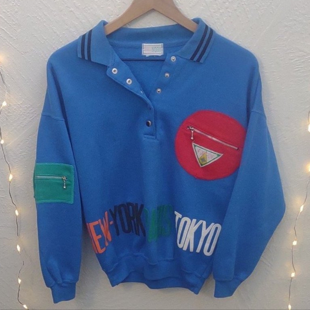 VINTAGE BLUE GRAPHIC SWEATER 80s 90s NEW YORK TOKYO PARIS RAISED GRAPHIC